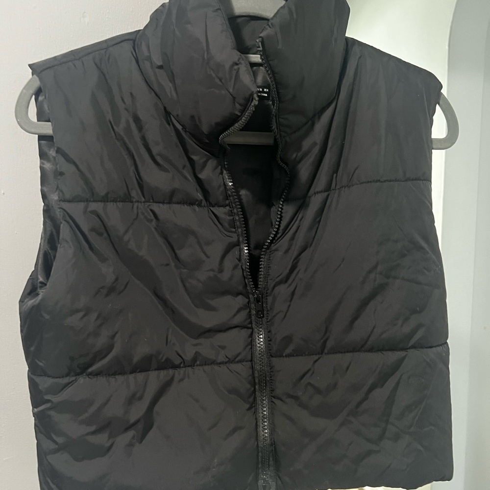 Cropped Black Puffer Vest